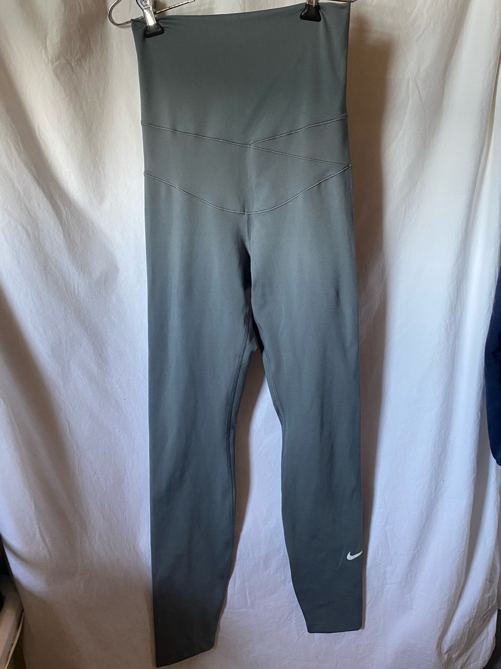 Nike Girls' Olive Gray High-Waist Training Leggings